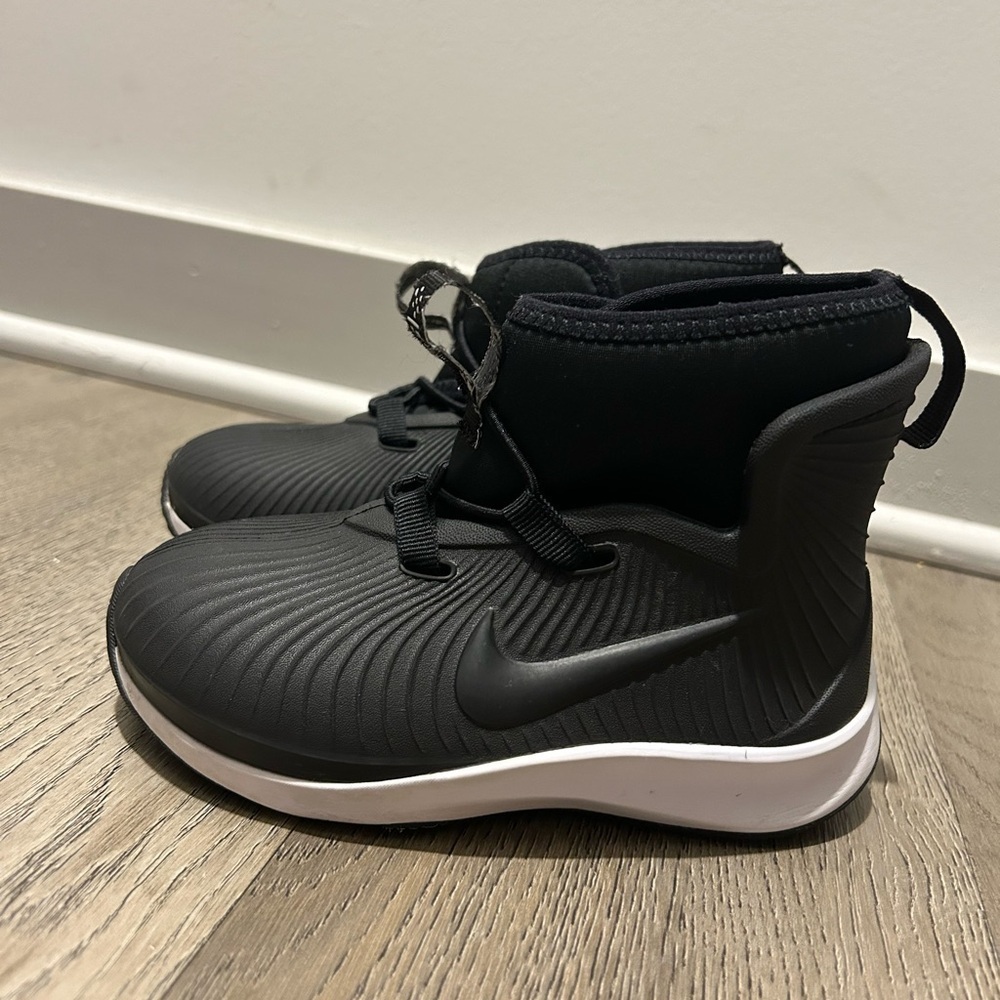Nike Benzi Toddler Boots 9c 👟